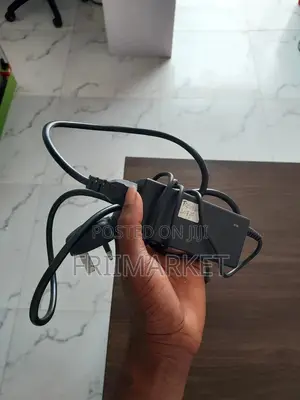 Photo - Toshiba-Adapter