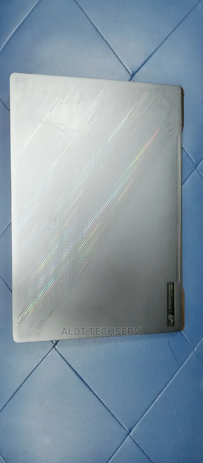 Laptop Razer Blade Advanced 16GB Nvidia SSD 1T