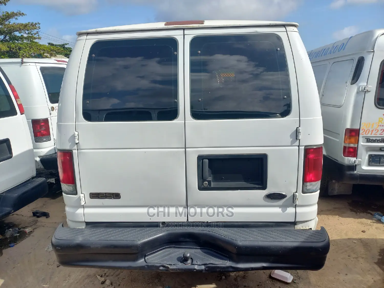 Ford E250 2000 White