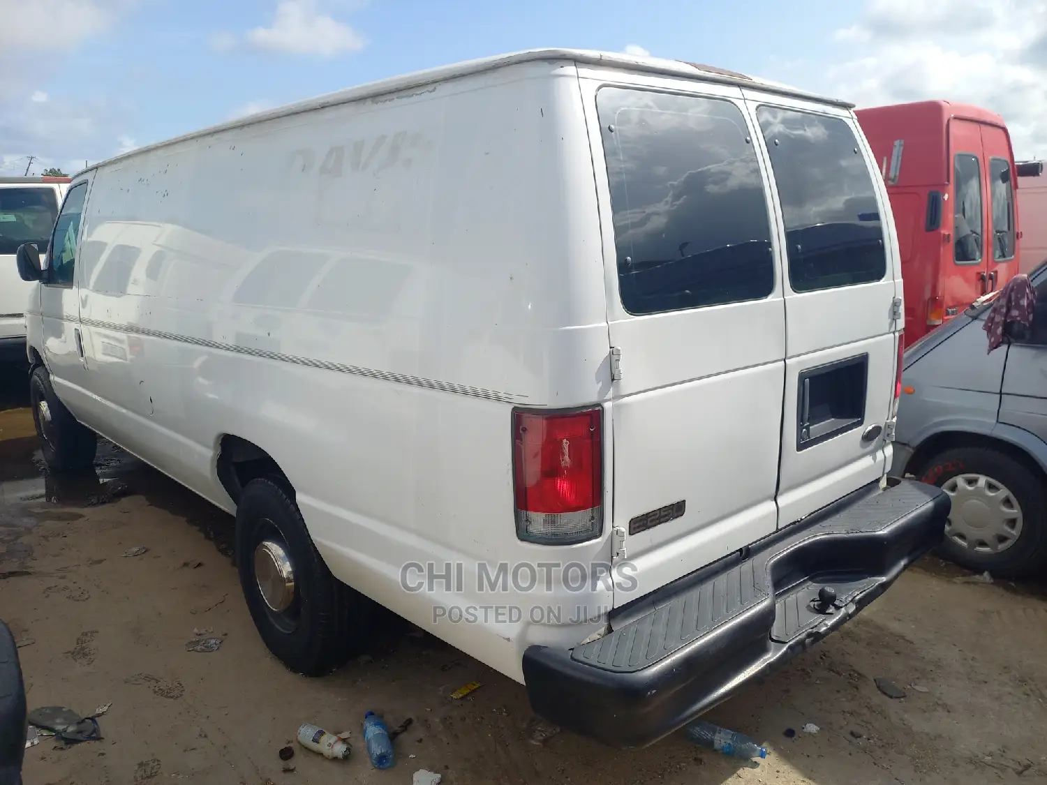 Ford E250 2000 White