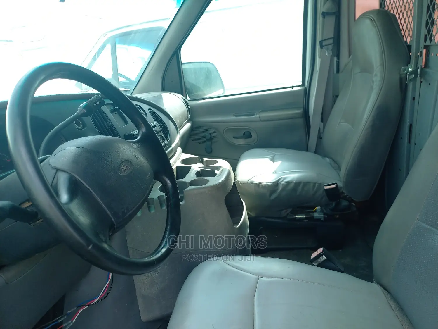 Ford E250 2000 White