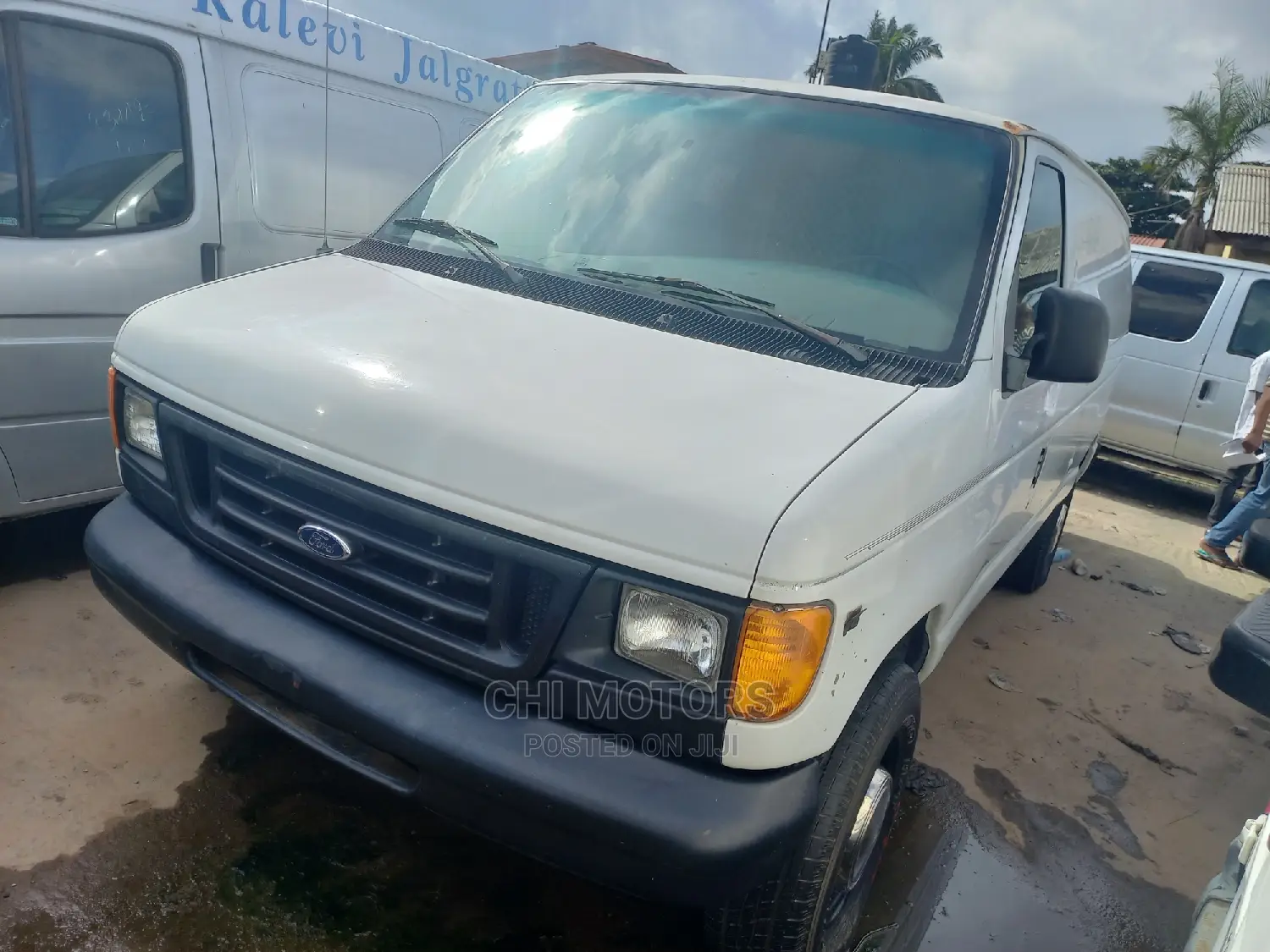 Ford E250 2000 White