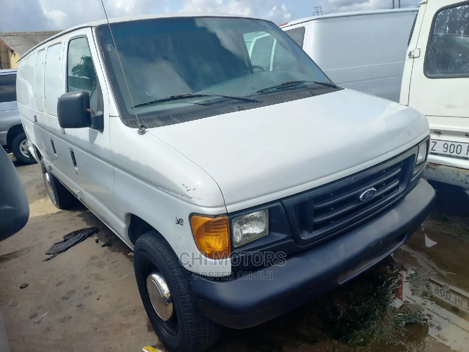 Ford E250 2000 White