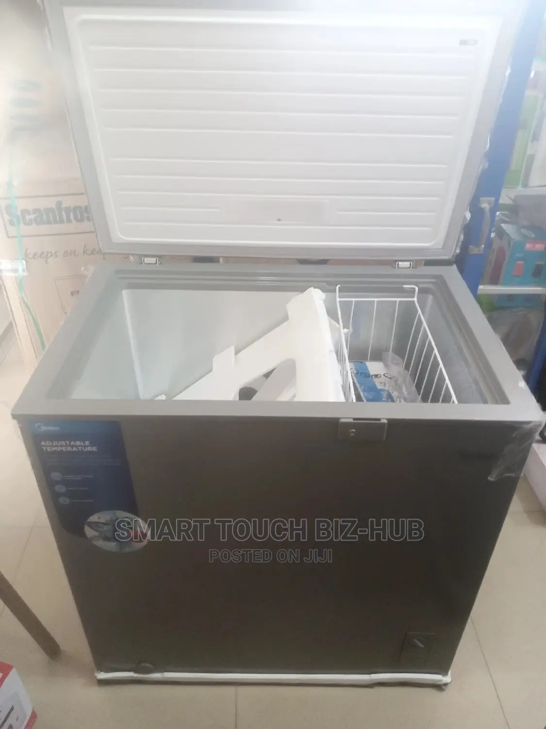 Midea Chest Freezer 256 Silver