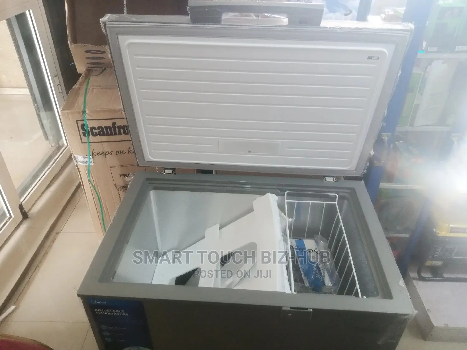 Midea Chest Freezer 256 Silver