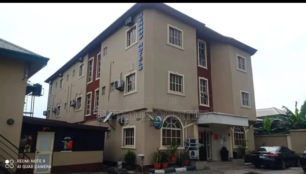 18 Rooms Fully Tastefully Furnished Hotel in Ph