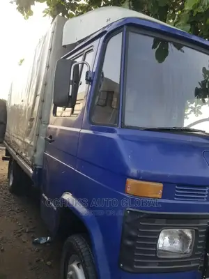 M/Benz Truck 608 With Tapoling Pick Up Van