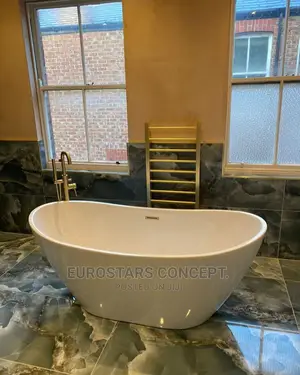 Free White Acrylic Bathtub