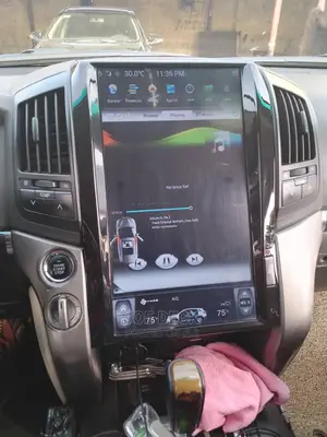 Land Cruiser Tesla Screen for JBL