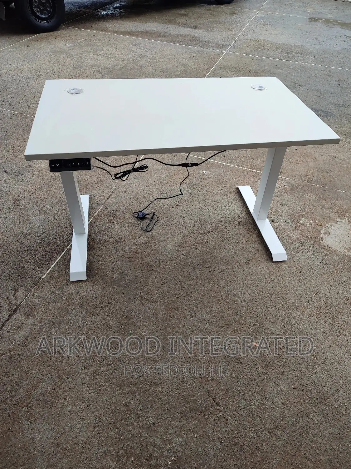 Height Adjustable Work Table