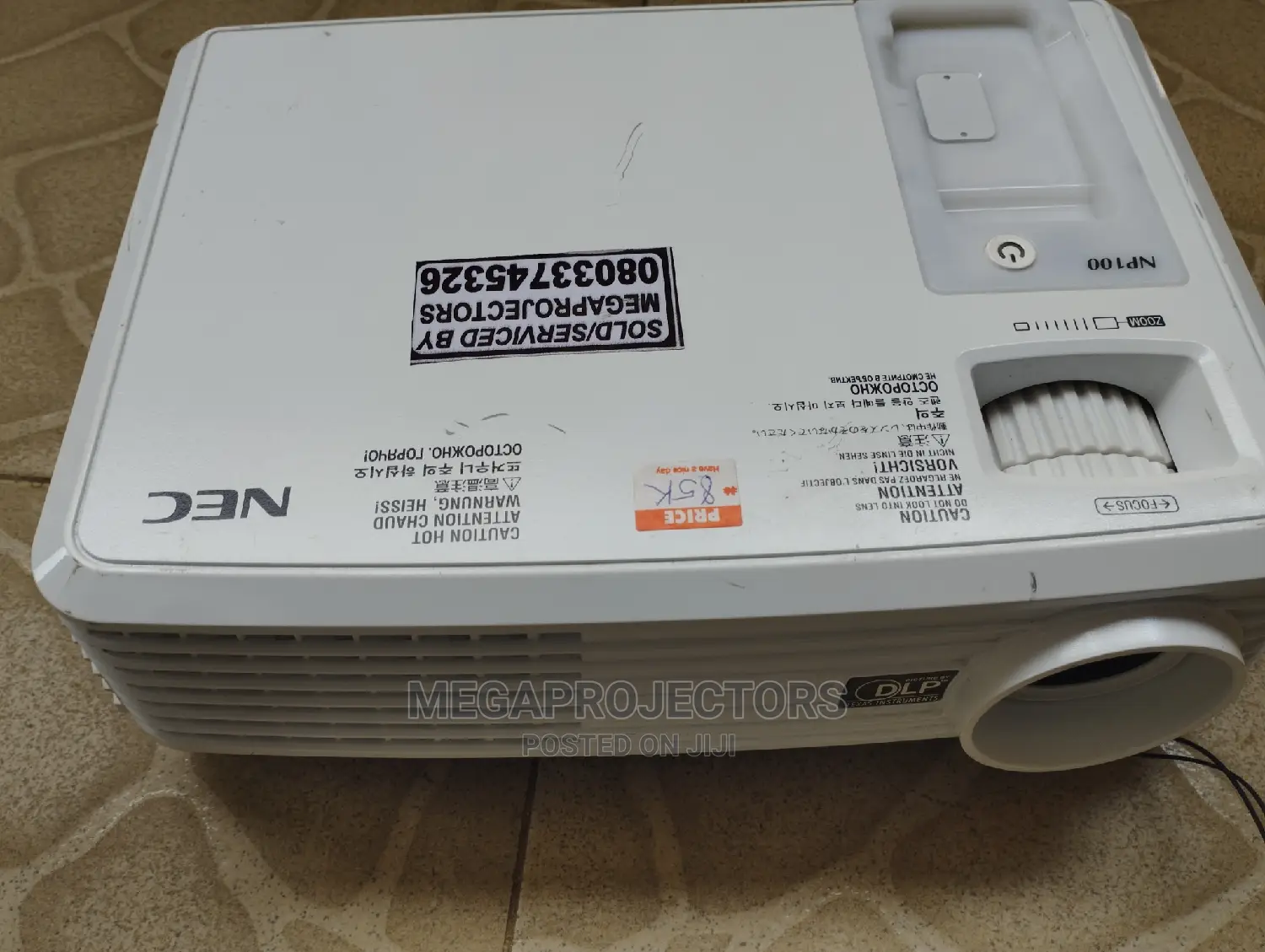 Cheap Projector and Screen for Sale