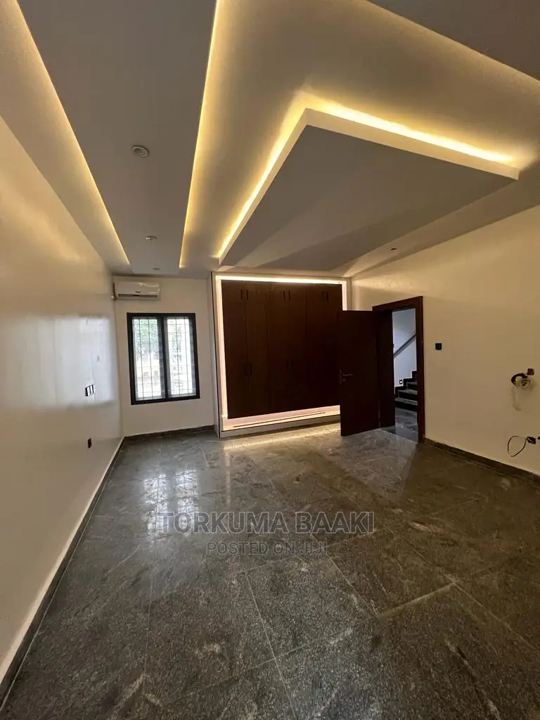 6bdrm Townhouse / Terrace in Katampe Extension for rent
