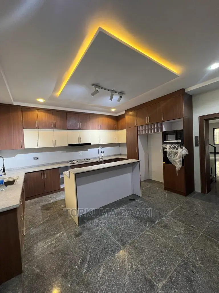 6bdrm Townhouse / Terrace in Katampe Extension for rent
