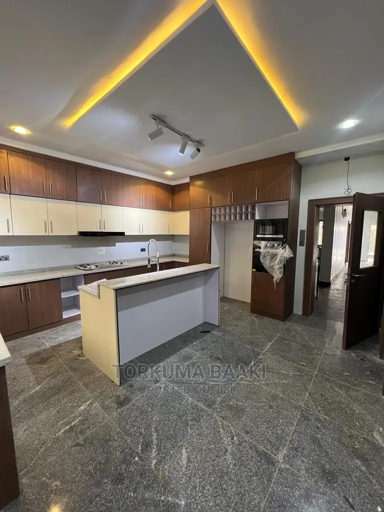 6bdrm Townhouse / Terrace in Katampe Extension for rent