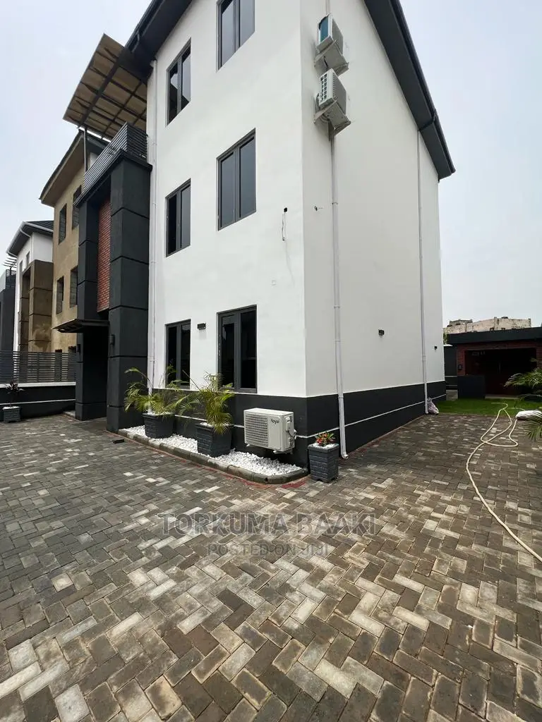 6bdrm Townhouse / Terrace in Katampe Extension for rent
