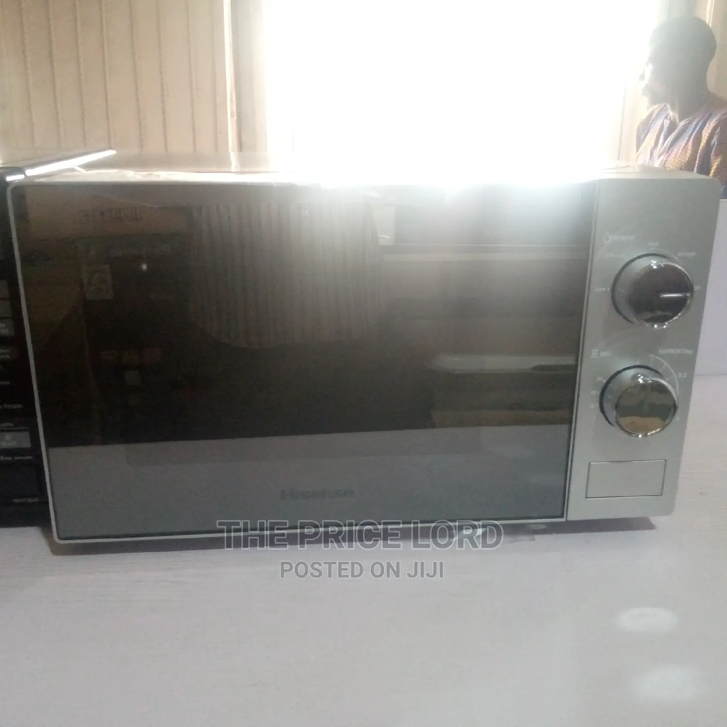 Hisense Mirror Microwave 20moms 10-H