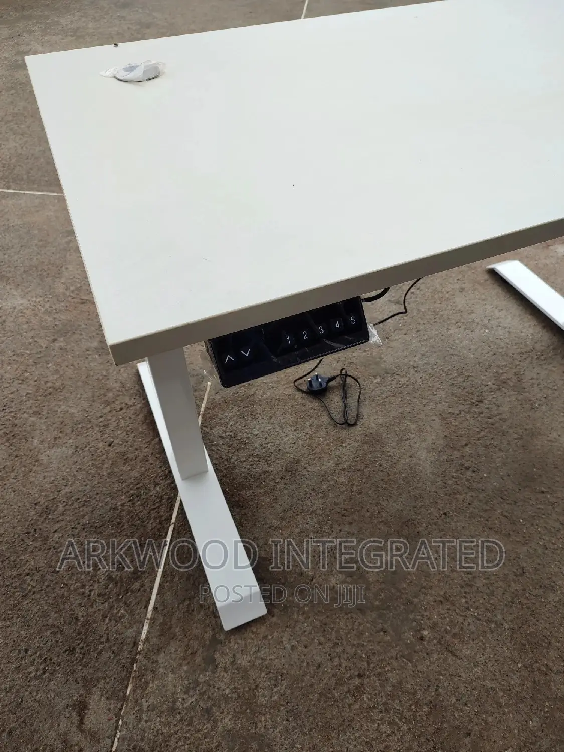 Height Adjustable Work Table