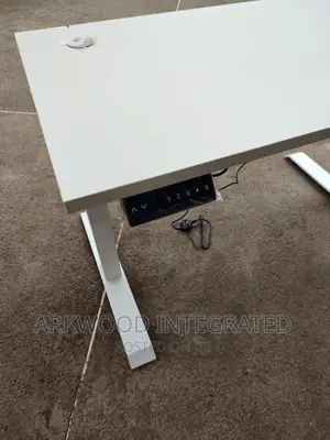 Height Adjustable Work Table