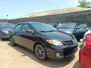 Toyota Corolla 2013 Black