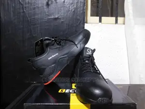 Guyisa Steel-Toe Safety Boot