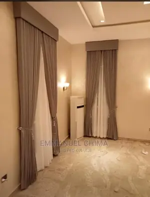 Quality Curtain With Board