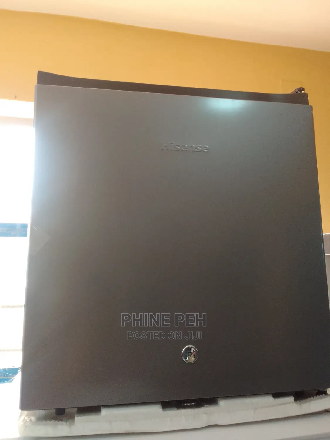 Hisense Bedside Refrigerator