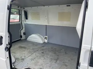 Volkswagen Transporter 2002 White
