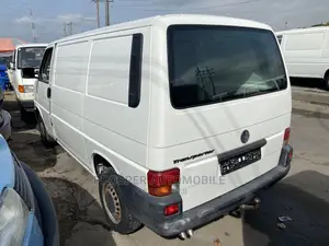 Volkswagen Transporter 2004 White