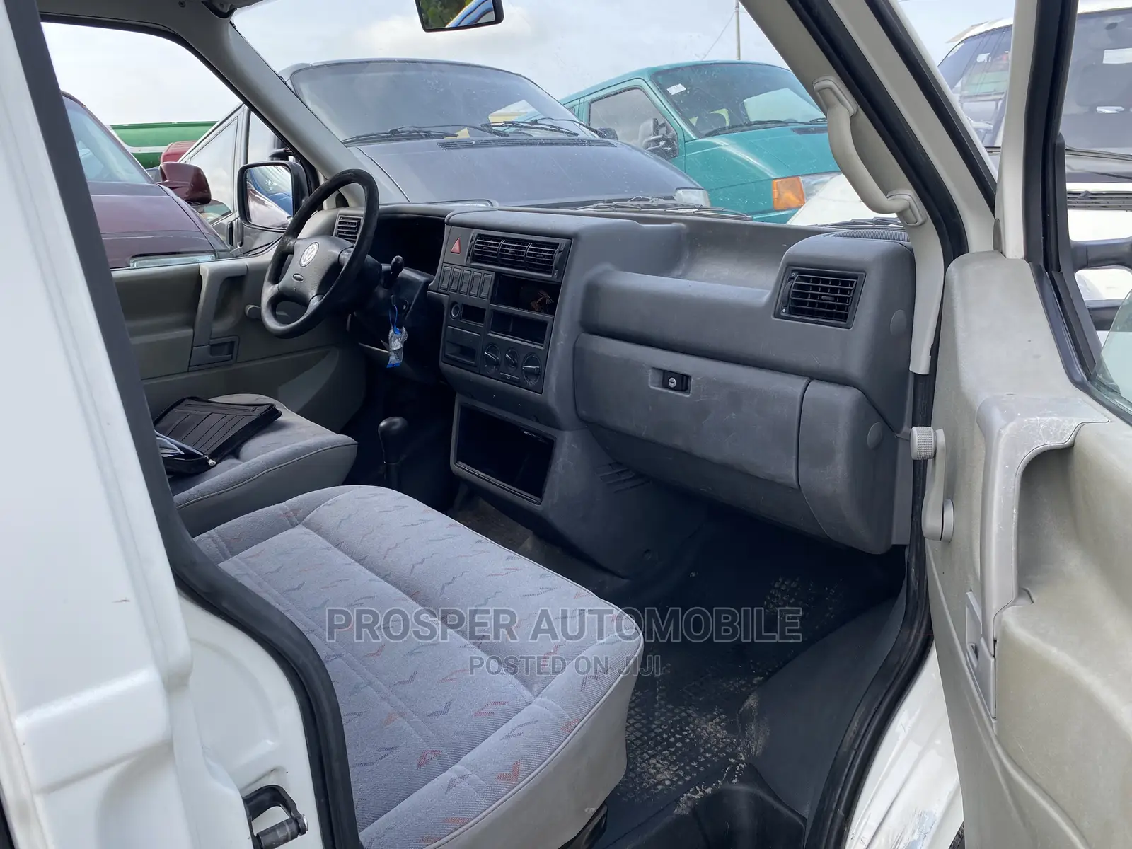 Volkswagen Transporter 2004 White