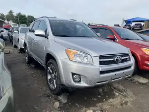 Toyota RAV4 2011 Silver