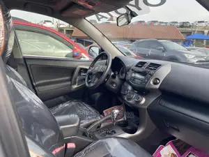 Toyota RAV4 2011 Silver