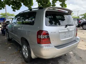 Toyota Highlander V6 2006 Gold