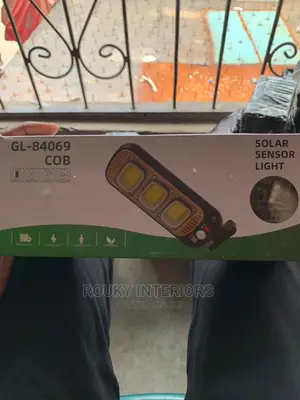 Outdoor Solar Power Sensor Street Light With Remote Control