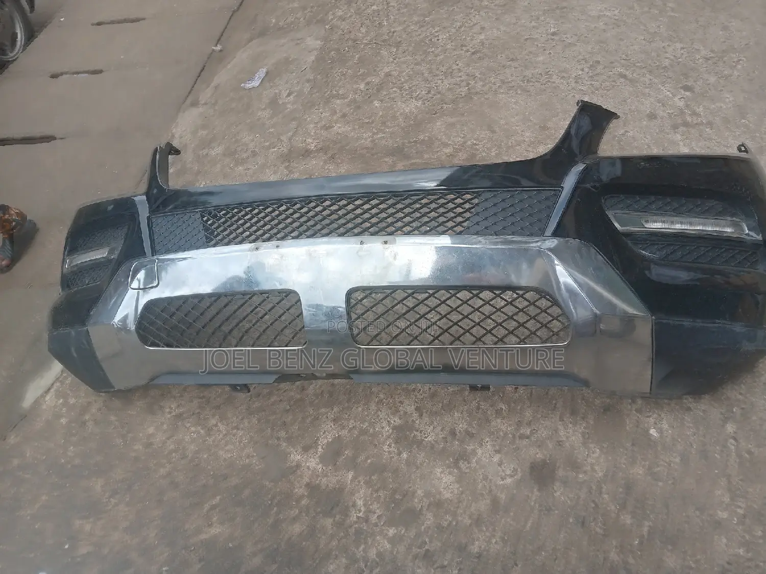 ML 350 2013 Front Bumper