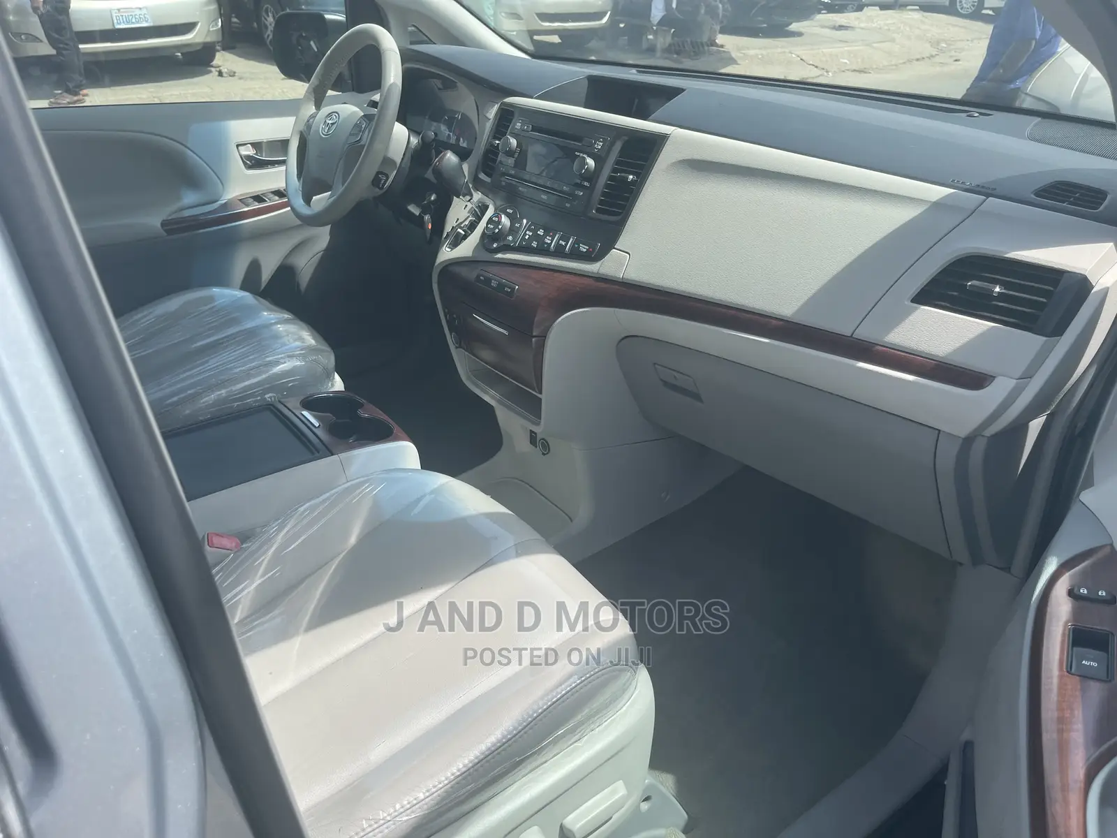 Toyota Sienna 2014 Silver