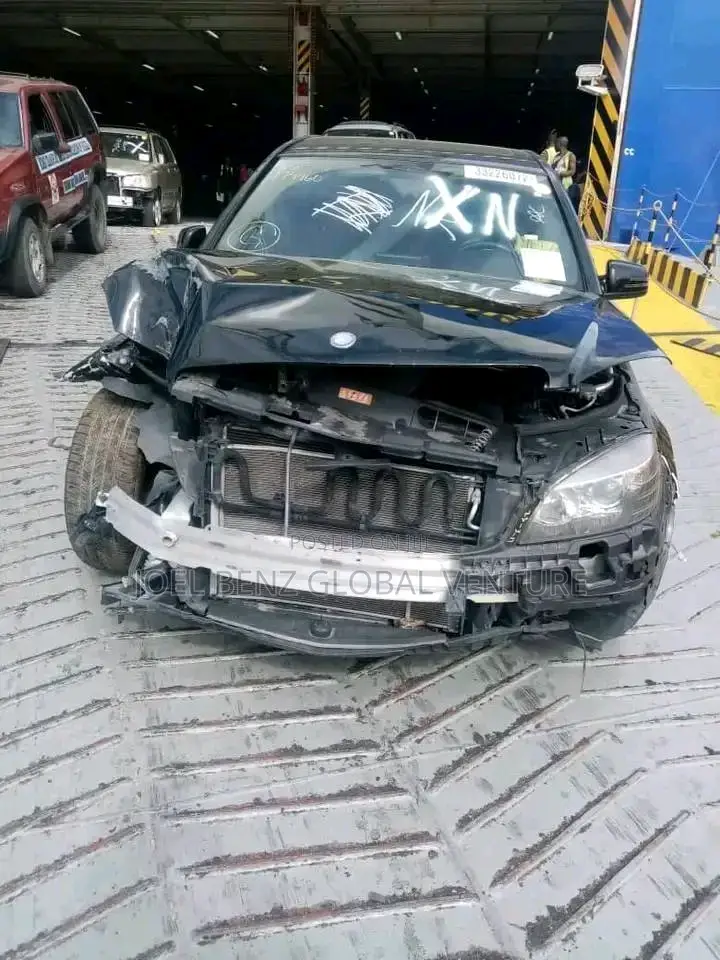 C300 2010 Front Bumper, Headlight and Bumper Replacement