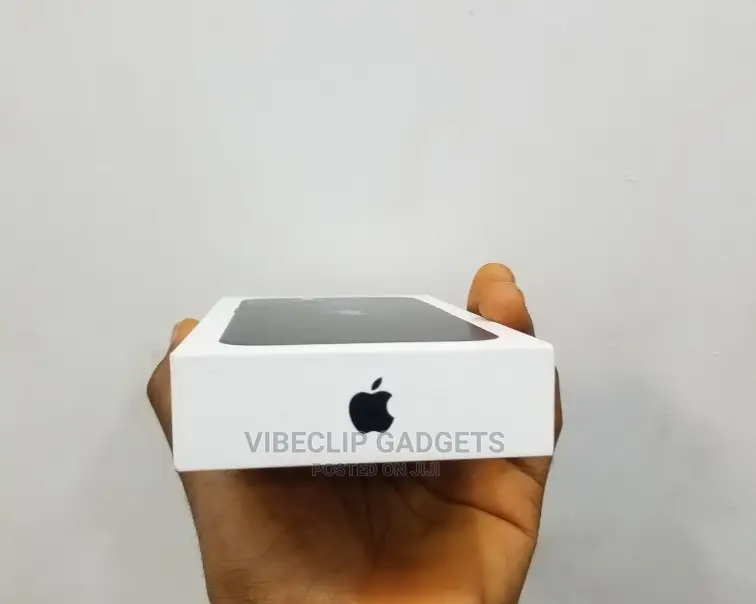 New Apple iPhone 13 128 GB Black