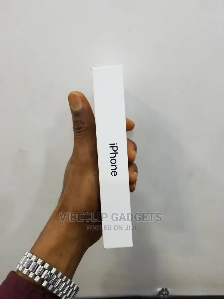 New Apple iPhone 13 128 GB Black