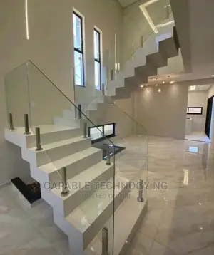 Frameless Staircase Glass
