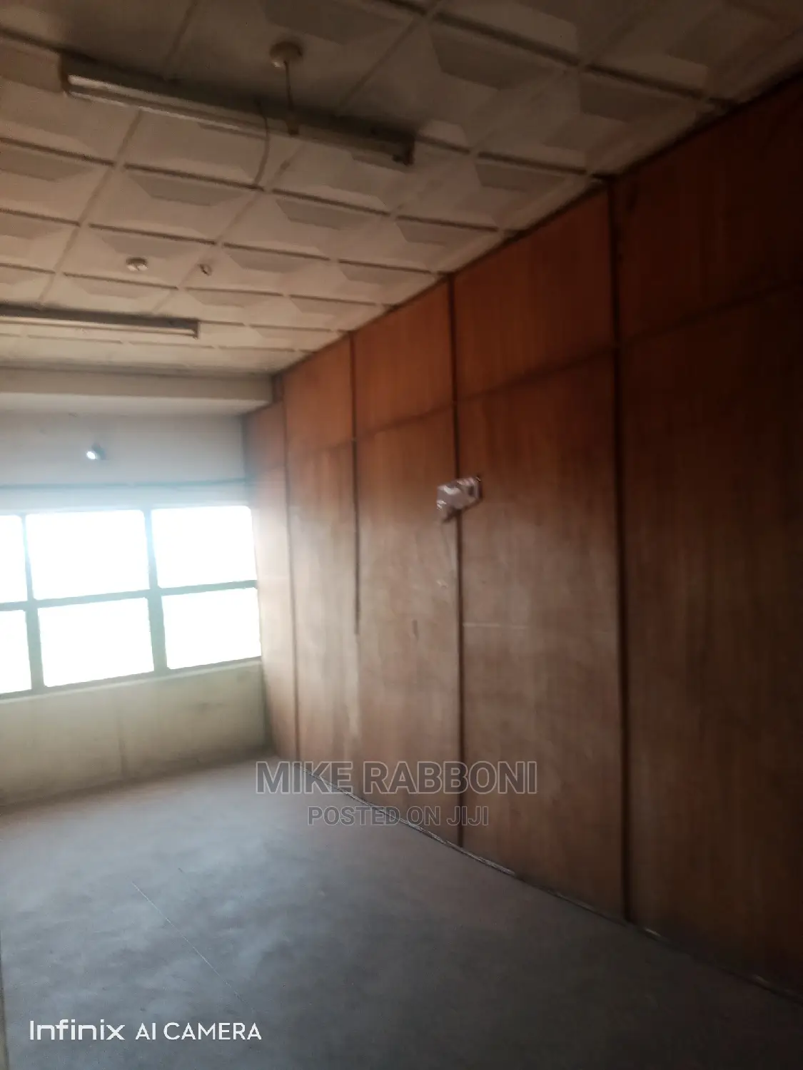 Two Story Office That Contains Up to 40 Partitions for Staff