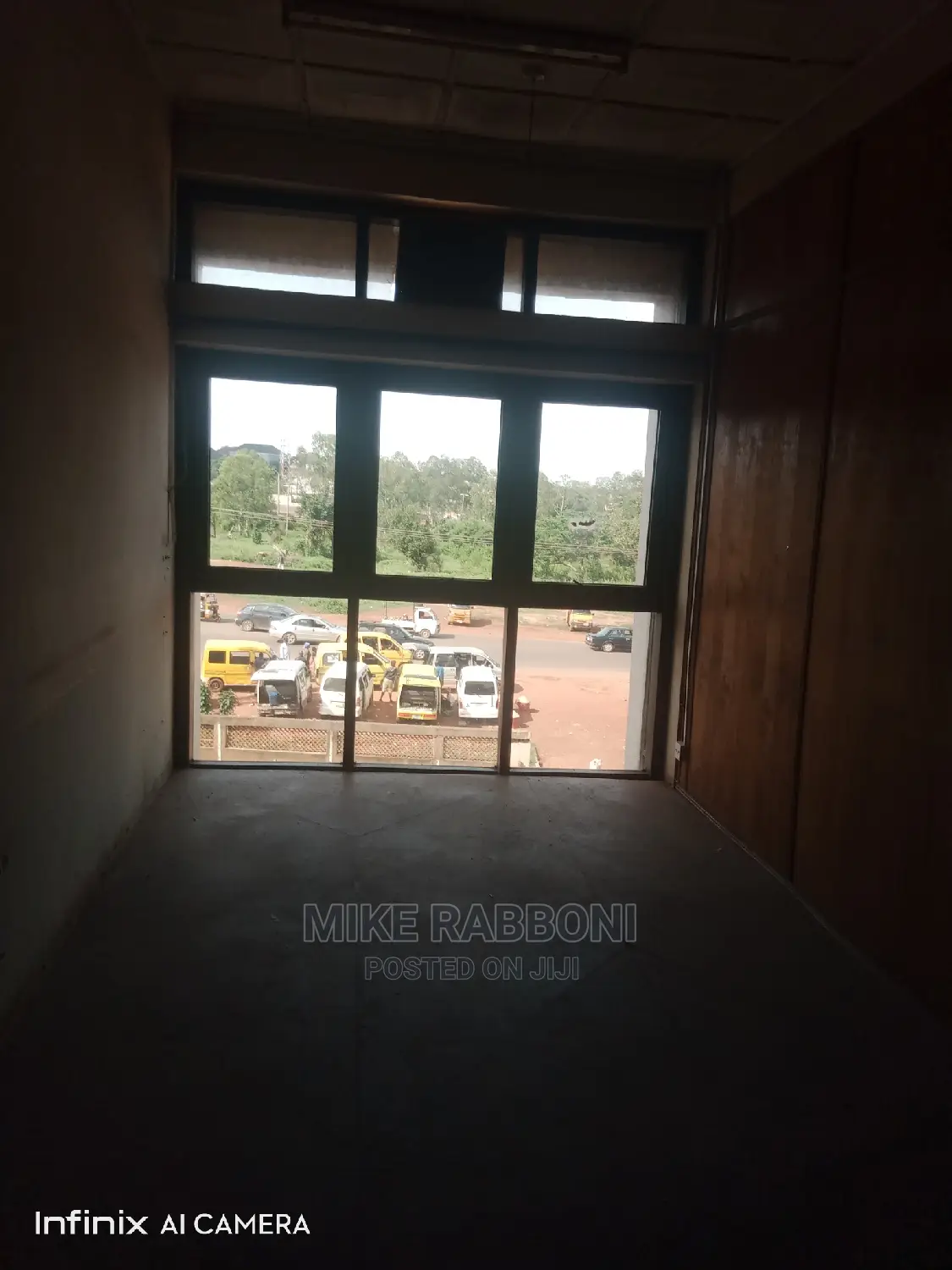 Two Story Office That Contains Up to 40 Partitions for Staff