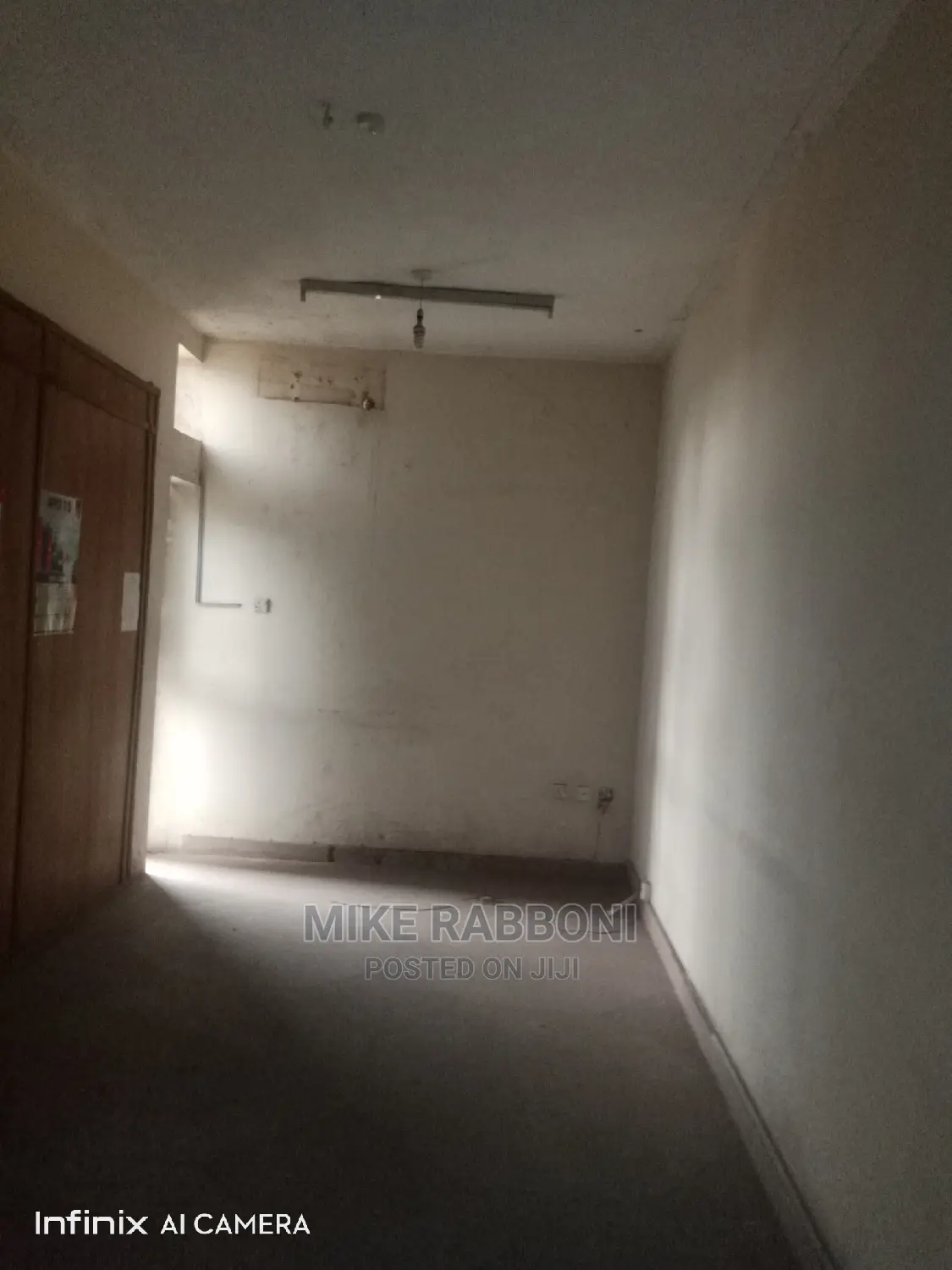 Two Story Office That Contains Up to 40 Partitions for Staff