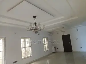 4bdrm Duplex in Idu Industrial for rent
