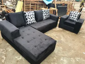 Photo - Quality Black Lshap With Single Seater