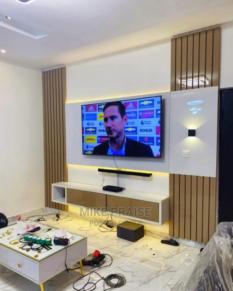 A Quality 9ft by 10ft Tv Console