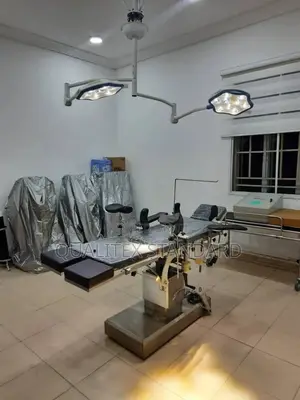 Uk Operating Table/ Theatre Table