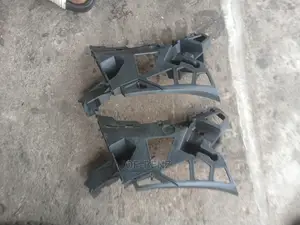 GLE 2017 Front Bumper Clips