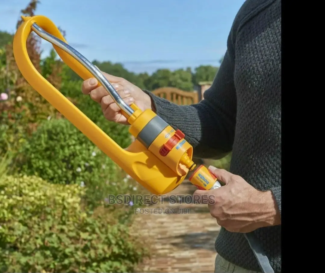 Hozelock Aquastorm Oscillating Garden Lawn Sprinkler 200m2