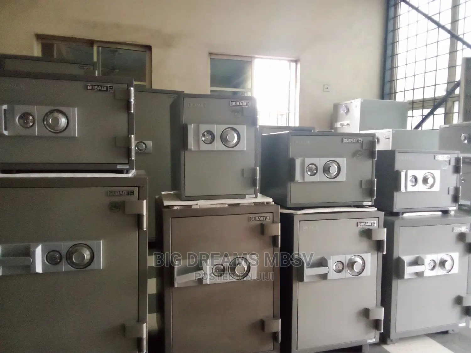 05,04 Fireproof Safe (Manual)