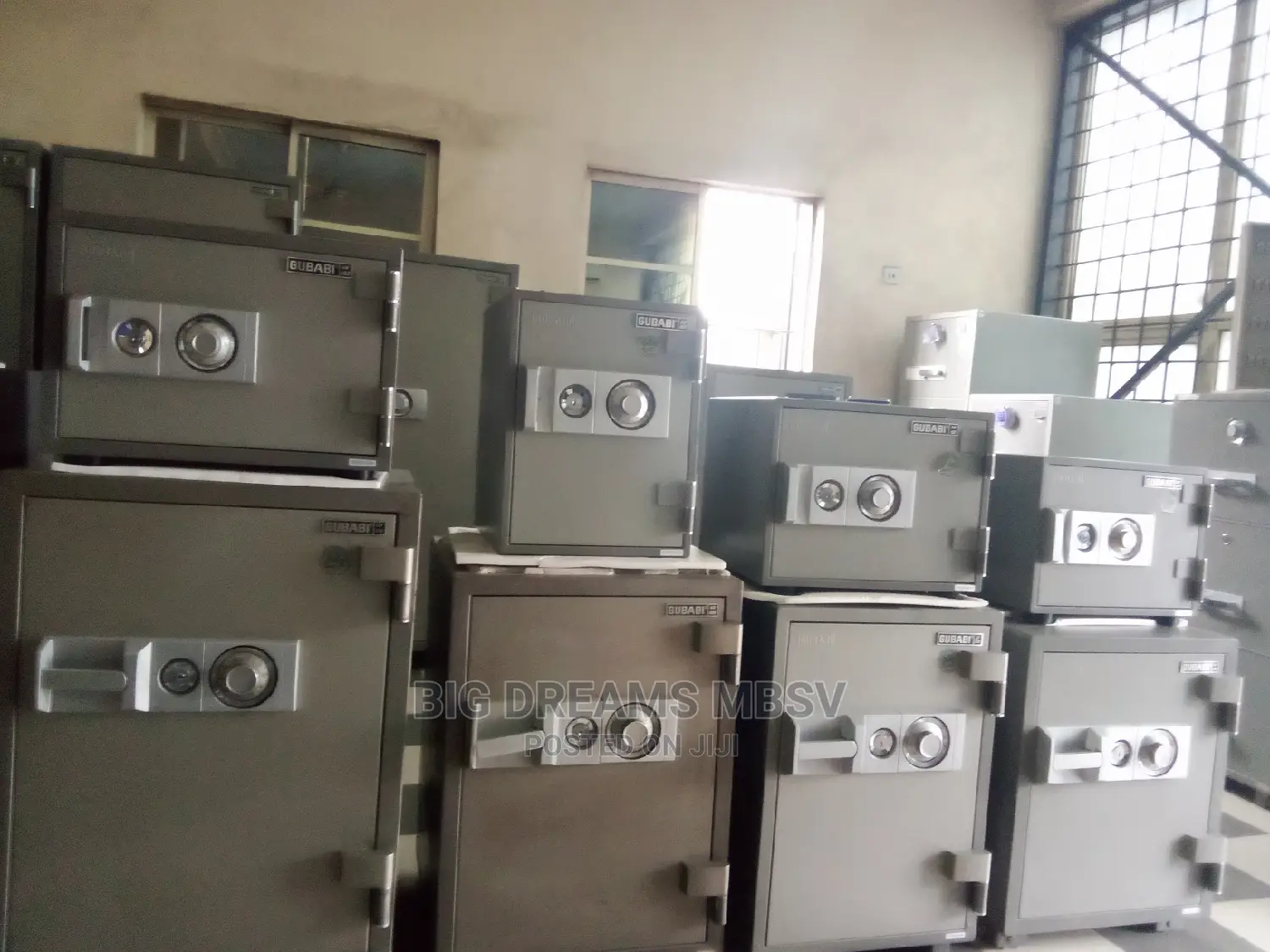 05,04 Fireproof Safe (Manual)